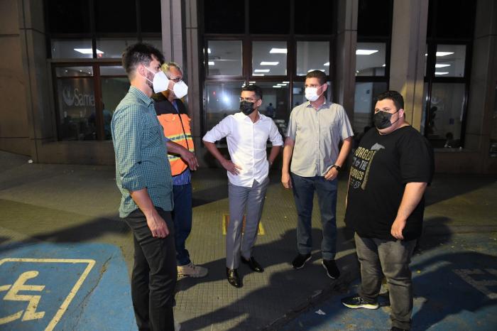 MANAUS: David Almeida vistoria trabalhos de recuperação asfáltica no Centro  