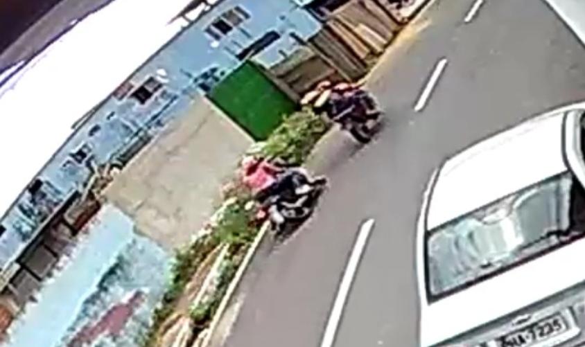 FARRA DO CRIME: Ladrões derrubam casal de moto e levam quase R$ 20 mil; Vídeo