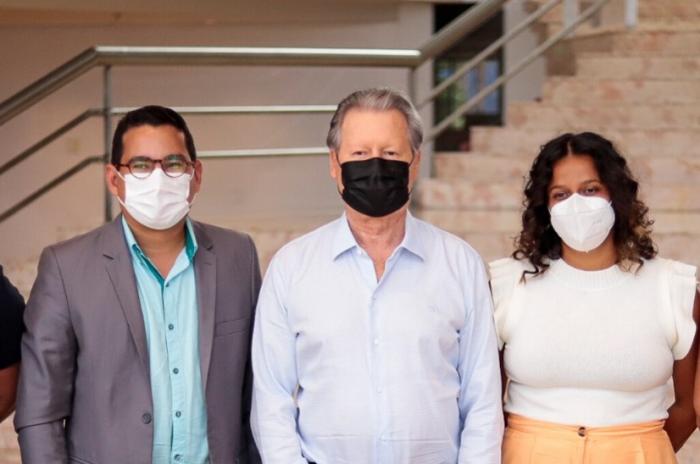 Arthur Virgílio se encontra com presidente da UNE e diz que é aliado na luta pelos direitos dos estudantes
