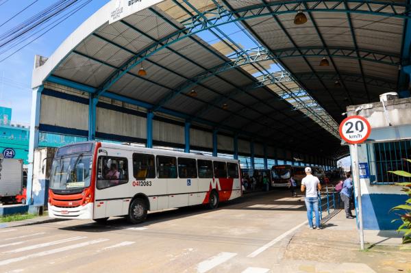 Prefeitura de Manaus orienta alunos sobre o benefício do Passe Livre Estudantil