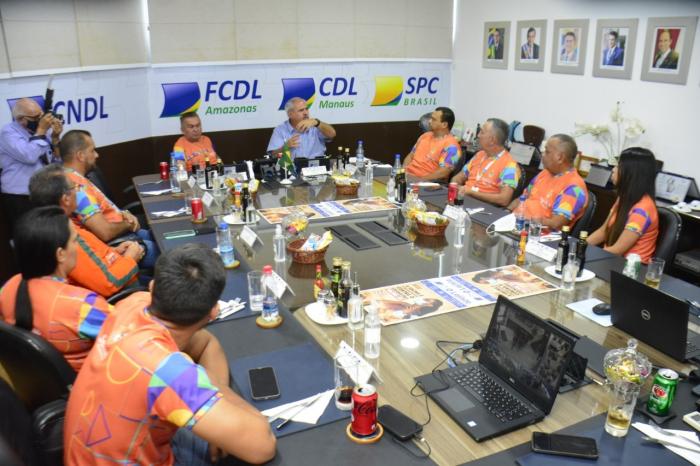 Limpeza no Centro será ampliada pela prefeitura em parceria com a CDL-Manaus