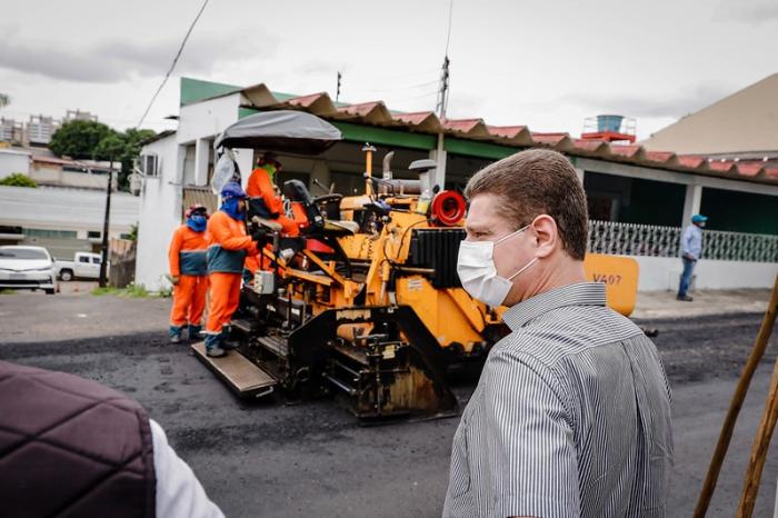 MANAUS: Em regime de mutirão, Prefeitura conclui serviços de recuperação viária no bairro Parque 10