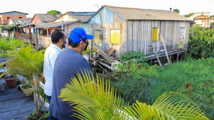 PARINTINS: Bi Garcia apresenta projeto de infraestrutura a moradores do São José