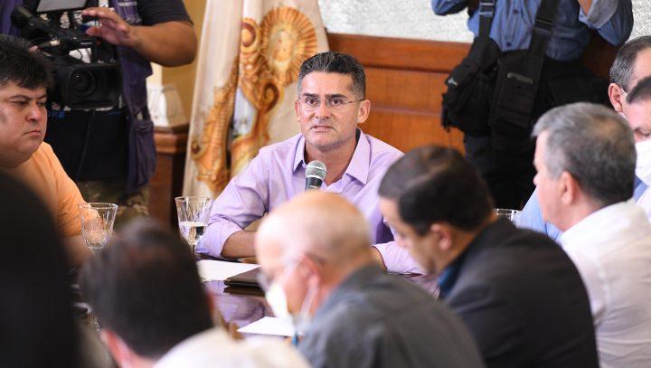 David Almeida anuncia fim da exigência do uso de máscaras em locais abertos a partir do dia 16