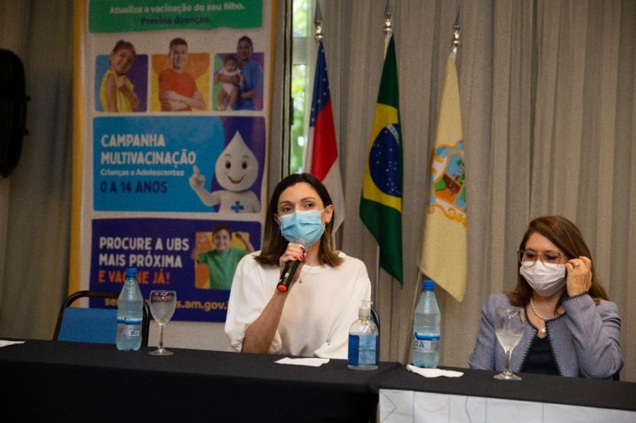 Médica destaca que vacinas são a forma mais prática e econômica na prevenção de doenças