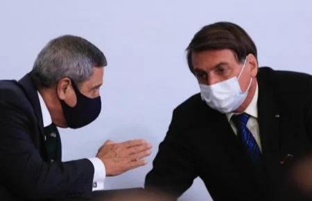 Jair Bolsonaro indica que terá Braga Netto como vice nas eleições de 2022