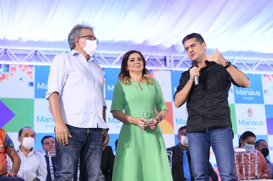 Dulce Almeida toma posse como titular da SEMED Manaus
