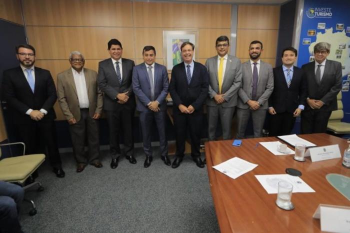 Prefeito de Parintins participa de lançamento do Festival e alinha investimentos