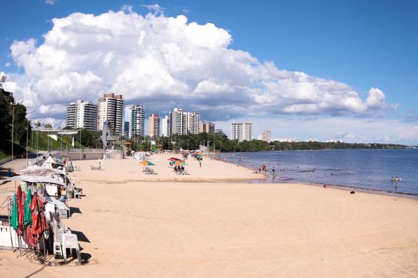 MANAUS: Prefeitura e Capitania orientam para distanciamento de embarcações da praia da Ponta Negra