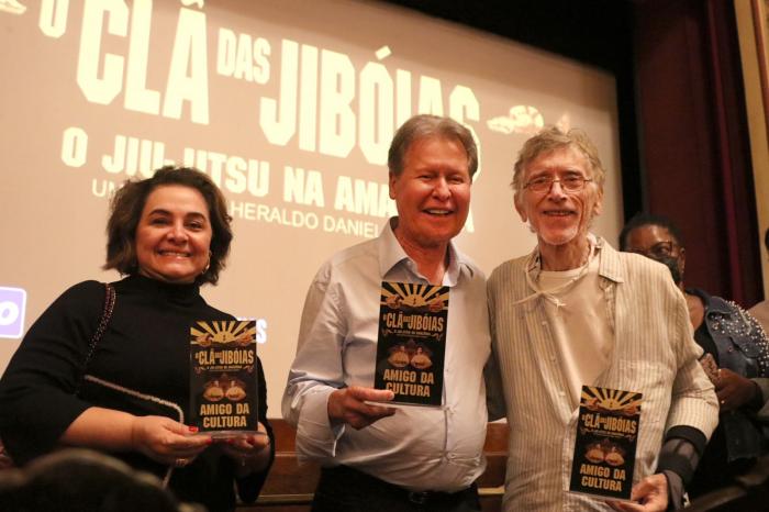 Arthur Virgílio prestigia lançamento de documentário que resgata história do jiu-jitsu no Amazonas