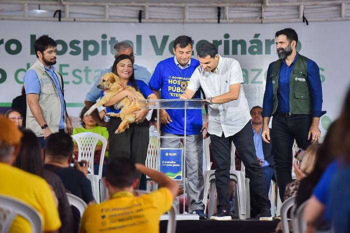 Saullo Vianna participa da assinatura da ordem de serviço do primeiro Hospital Público Veterinário do Amazonas