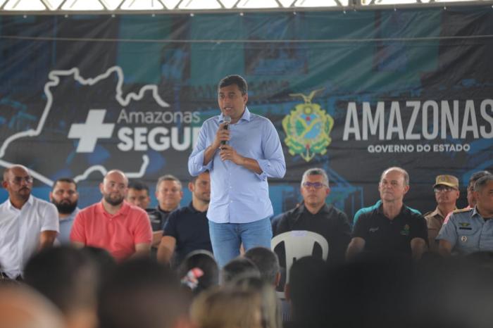 Wilson Lima entrega novas armas e veículos para as forças de segurança