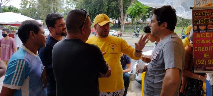 Jander Lobato recebe reivindicações de trabalhadores do Centro de Manaus sobre falta de banheiros públicos