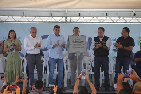 Wilson Lima entrega o Caic+ Especialidades do bairro Novo Israel, na zona norte de Manaus
