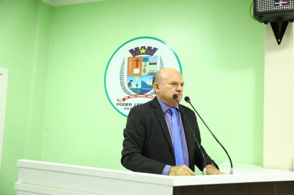 Linhares destaca atuação da Prefeitura de Parintins para famílias atingidas pela enchente
