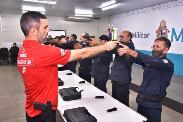Encerra primeira turma teórica de capacitação para o uso de armamento letal para Guarda Municipal de Manaus