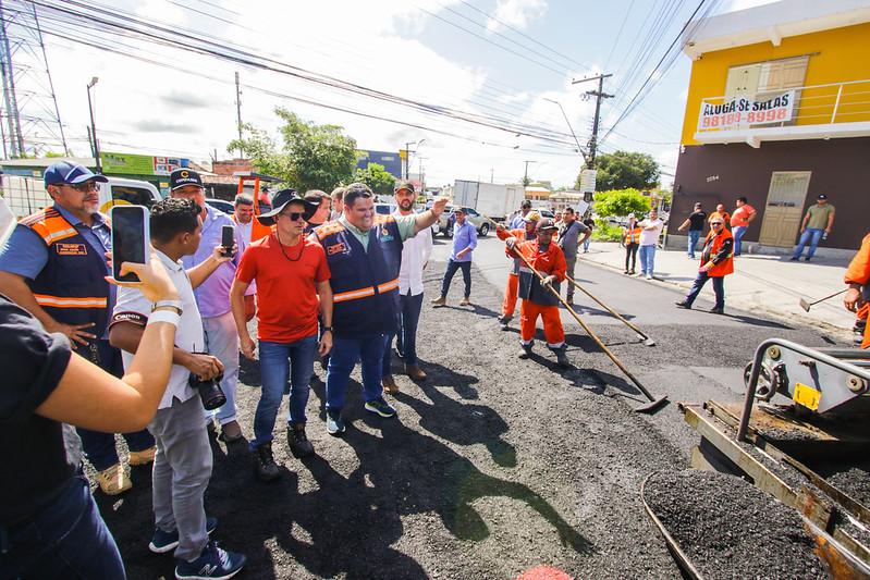 Mutirão da Prefeitura leva infraestrutura a mais de cem ruas de Manaus