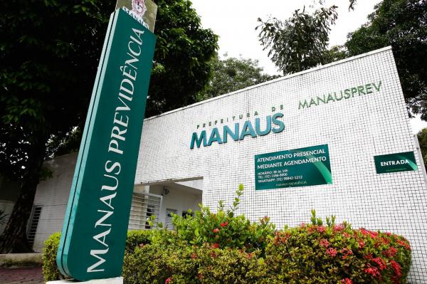 Prefeito nomeia mais cinco aprovados no concurso público da Manaus Previdência