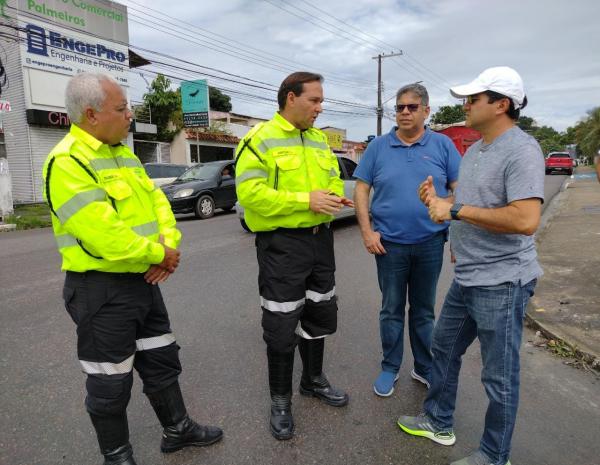 Jander Lobato alinha com IMMU a implantação de sinalização de trânsito em ruas do bairro Flores