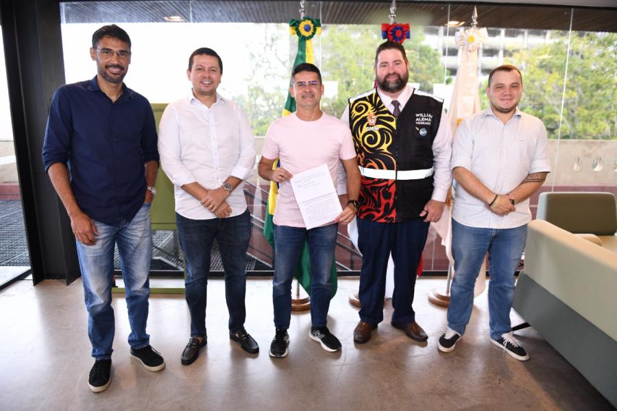 MANAUS: Lei do 5G é sancionada pelo prefeito David Almeida