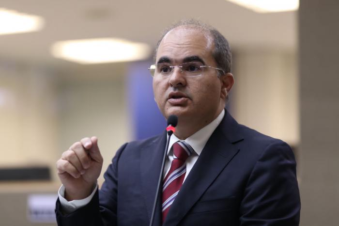 Justiça atende ação de Ricardo Nicolau e determina mais transparência em pesquisas