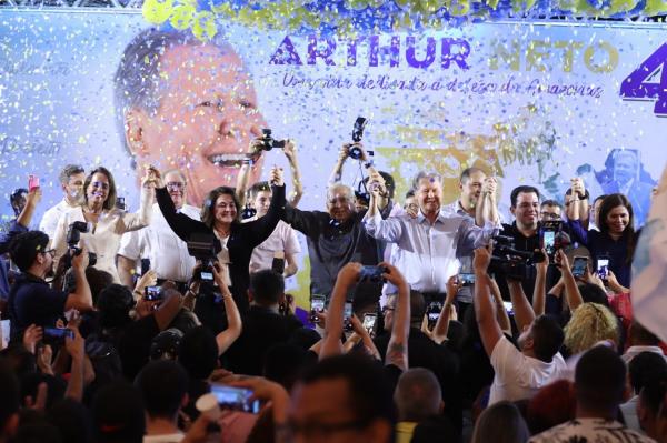Arthur anuncia Maria do Carmo como suplente na sua pré-candidatura ao Senado 