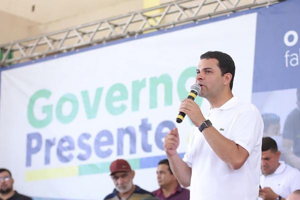 Homenageado, Saullo Vianna participa da entrega de ações do governo em Manaquiri e Careiro Castanho