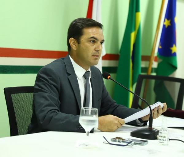 Mateus Assayag solicita recapeamento, sinalização e identificação das ruas dos Bairros Itaúna II e Paulo Corrêa