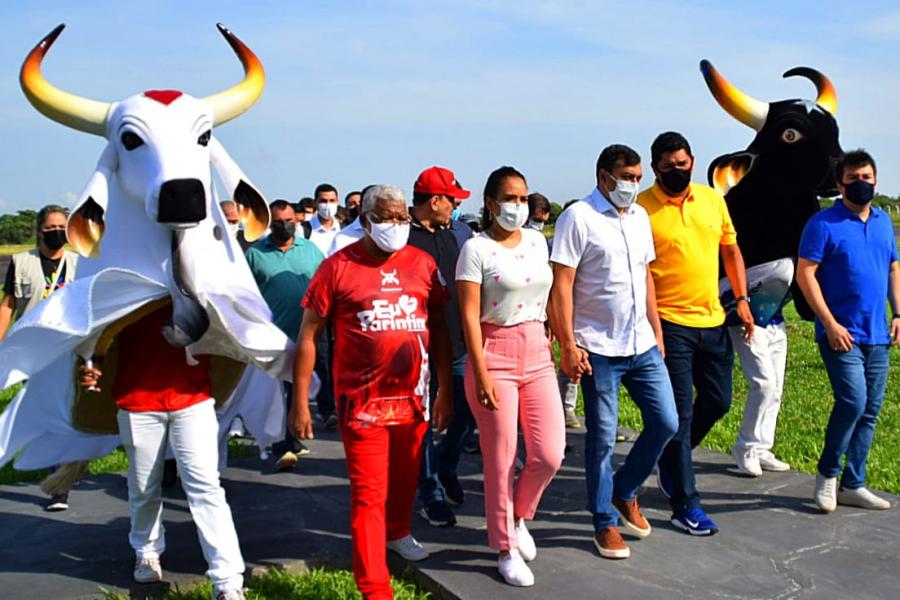 Em Parintins, Wilson Lima reabre Padre Colombo, inicia obras na Serra da Valéria e inaugura nova iluminação pública