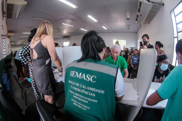 CHEIA: Prefeitura de Manaus começa a entregar guia de pagamento do Auxílio Aluguel