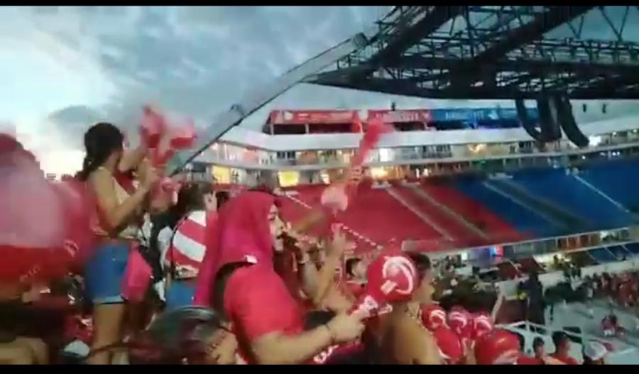 VÍDEO: Galera do Garantido pede a saída de Antônio Andrade no Bumbódromo