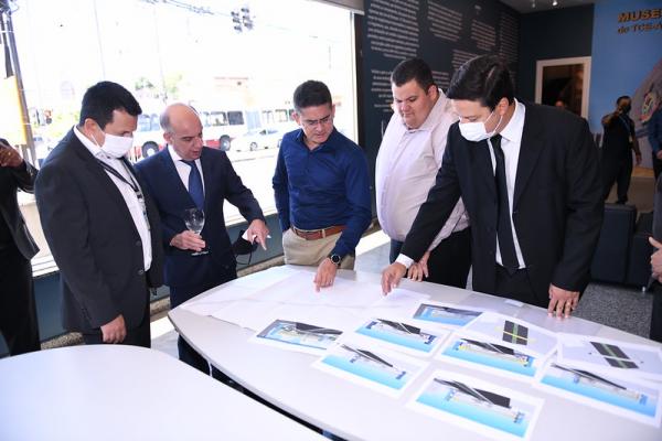 David Almeida apresenta projeto para implantação de passarela em frente ao TCE