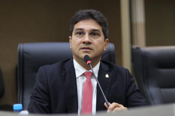 Jander Lobato vota favorável ao PL do novo PCCR dos servidores da Prefeitura de Manaus