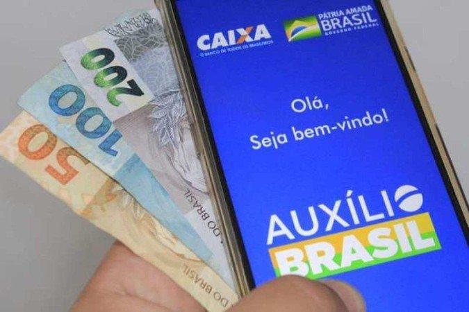 Auxílio Brasil de R$ 600 começa a ser pago em agosto