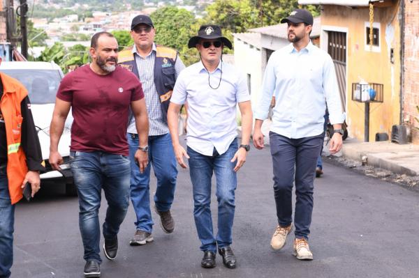 Prefeitura de Manaus beneficia novas ruas nas zonas Norte e Leste com o programa ‘Asfalta Manaus’   