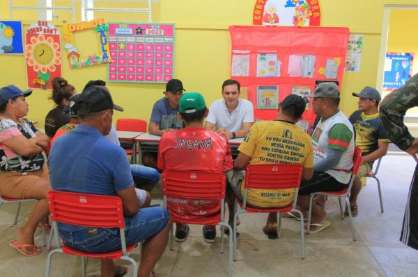 Prefeito em exercício Mateus Assayag visita Mocambo para ajustar detalhes do festival folclórico