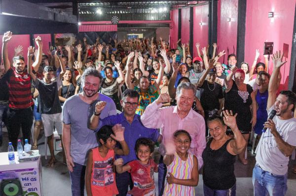 Da rua do Fuxico ao Novo Aleixo, Arthur não para em sua caminha para o Senado   