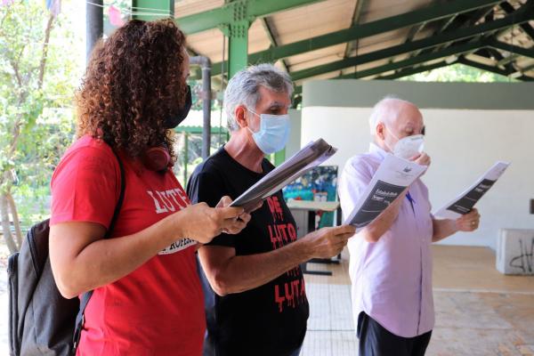 Comunidade da UFAM lê 'Carta às brasileiras e aos brasileiros em defesa do estado democrático de direito'