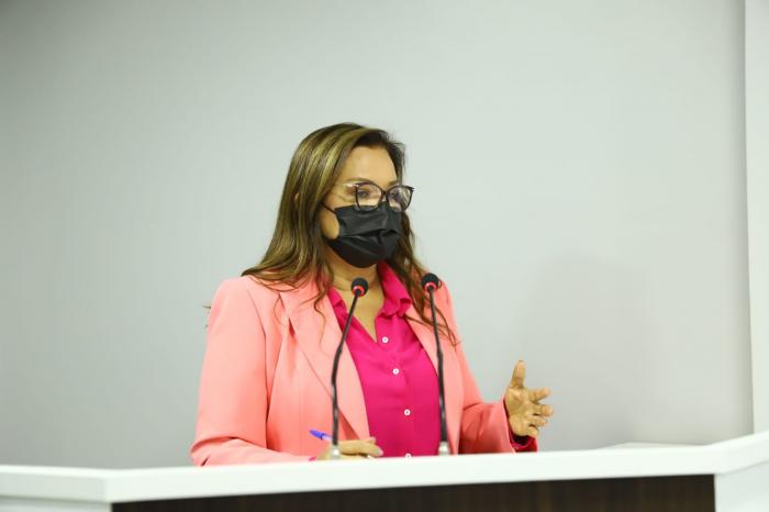 Márcia Baranda defende políticas públicas e Serviço de Acolhimento para LGBTQIA+ em Parintins