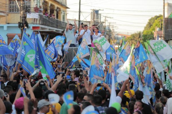 Wilson Lima reúne 5 mil pessoas na primeira caminhada de campanha para reeleição, na zona leste de Manaus