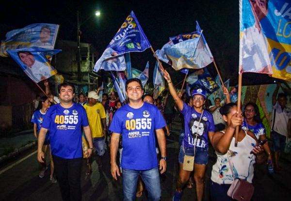 'Meu cartão de visita é o trabalho', diz Jander Lobato em caminhada nas ruas de Parintins