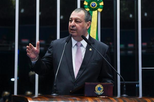 Omar assegura que bancada vai ao STF caso novo decreto prejudique a Zona Franca