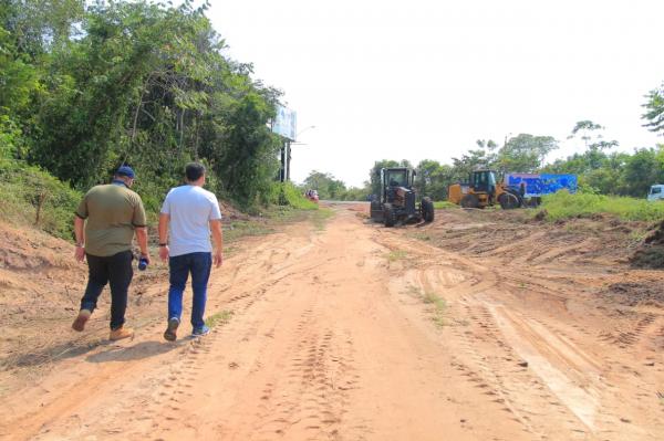 PARINTINS: Prefeitura executa melhorias na estrada do São Miguel do Parananema