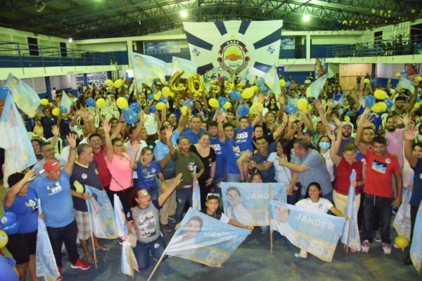 Mais de 400 pessoas participam de reunião de Jander Lobato na quadra da Unidos do Alvorada