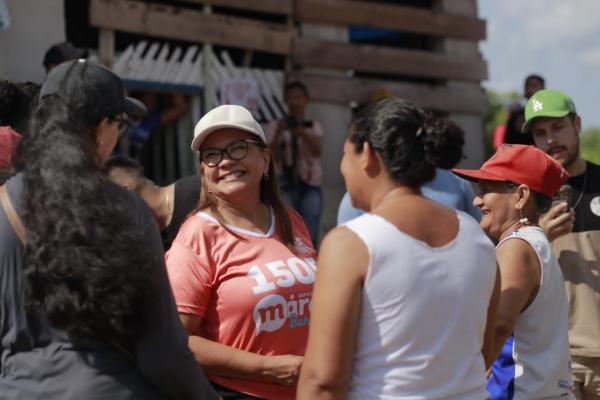 No dia da Independência, Márcia Baranda ouve prioridades no Bairro São Francisco