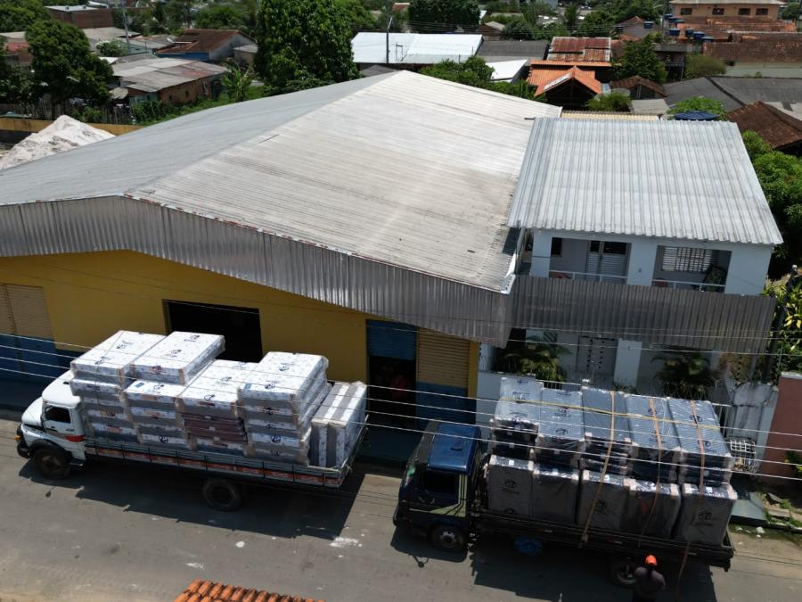 Parintins começa a receber ajuda humanitária para mil famílias atingidas por tempestade