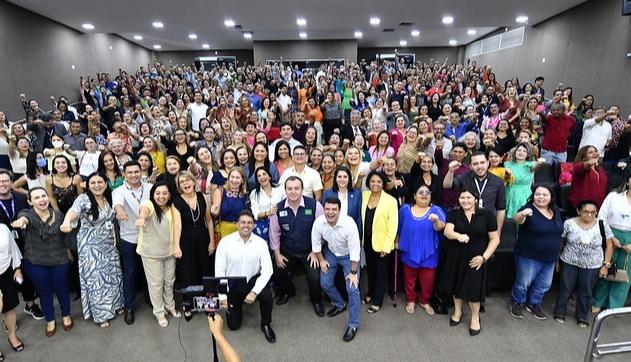 Melhor prefeito em saúde básica do país, David Almeida apresenta estratégias ao Ministério da Saúde