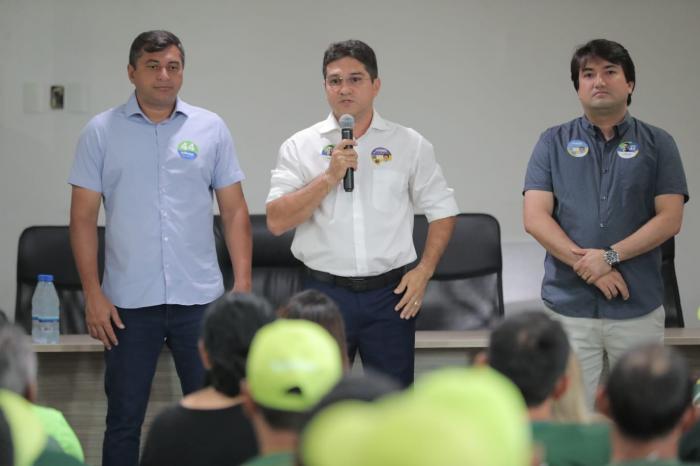 Jander Lobato firma compromisso em reunião com trabalhadores do ramo moveleiro