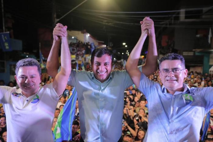'Vamos virar a página da história política desse estado', diz Wilson em comício na zona norte