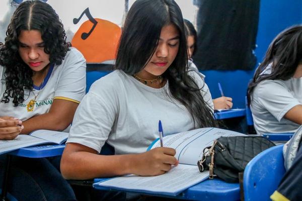 Alunos da Prefeitura de Manaus participam da última Avaliação de Desempenho do Estudante do ano